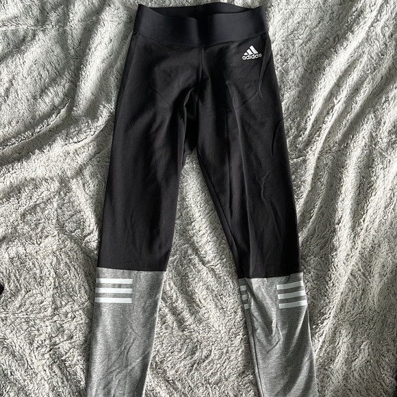 50% OFF NWOT ADIDAS LEGGINGS - Picture 2 of 3